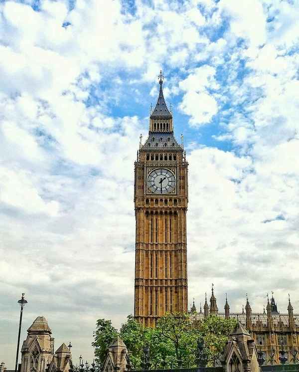 Как называется башня с часами в лондоне
